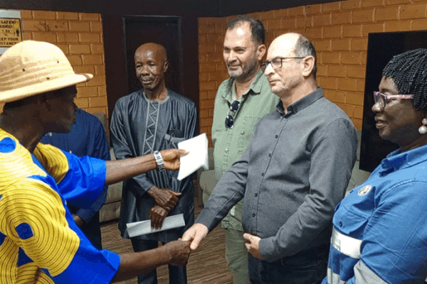 Bea-Mountain-Presents-US$450.000-To-Cape-Mount-Citizens