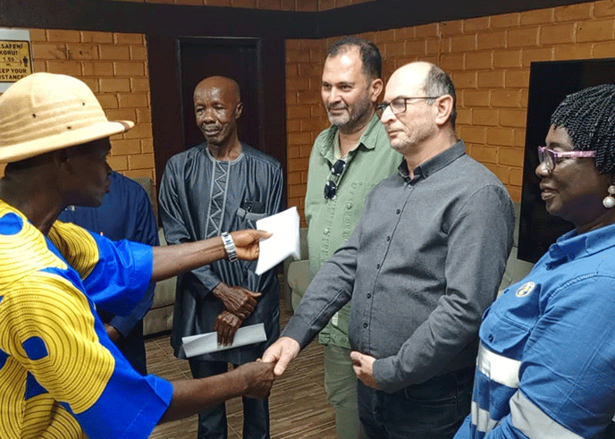 Bea-Mountain-Presents-US$450.000-To-Cape-Mount-Citizens