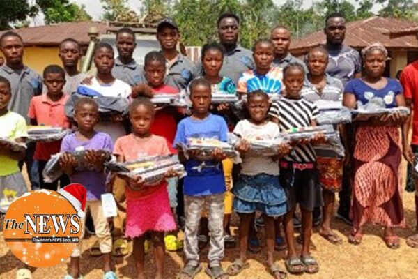 Group-Donates-Educational-Materials,-Cash-To-Underprivileged-School-Kids