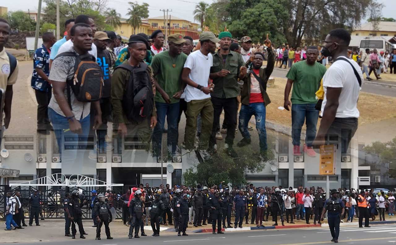 Students-Teargassed-Protest-Against-Pitiful-Learning-Conditions