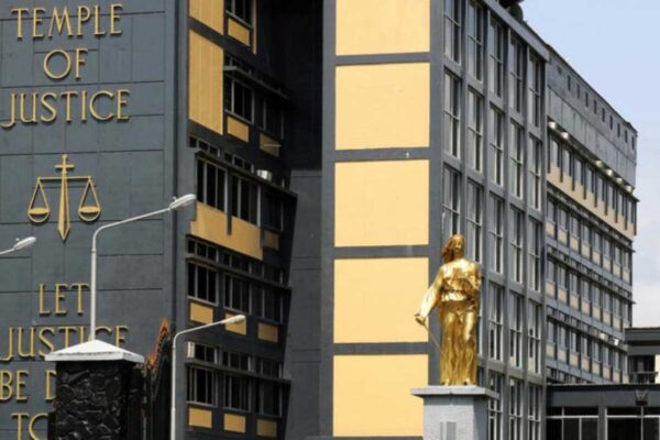 Former-Chief-Justice-Scott-Cautions-Lawyers