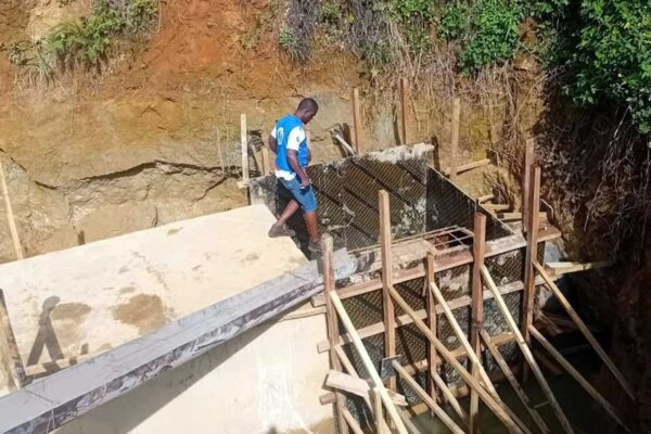 Liberia-Water-and-Sewer-Corporation-Restores-Water-To-Monrovia-Partial-View-Of-The-Repaired-36-Inch-Pipeline