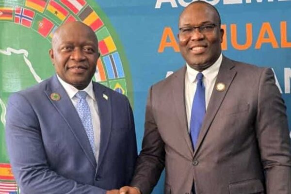 Minister-of-Finance-and-Development-Planning-Augustine-Kpehe-Ngafuan-and-Sheku-A.F.-Bangura