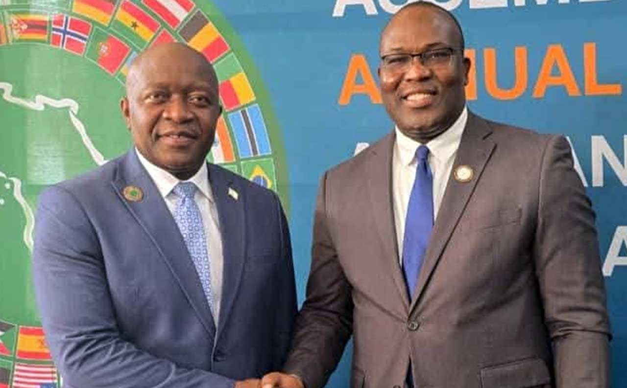 Minister-of-Finance-and-Development-Planning-Augustine-Kpehe-Ngafuan-and-Sheku-A.F.-Bangura
