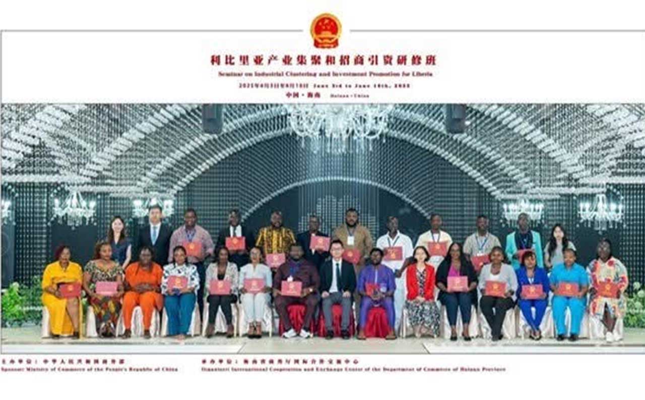Fifteen-Commerce-Ministry-Workers-Complete-Industrial-Clustering-Training-in-China