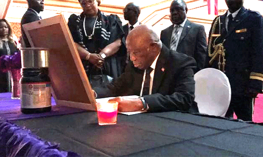 President-Joseph-N.-Boakai-signed-the-book-of-condolence-President-of-Liberia,-Samuel-Kanyon-Doe