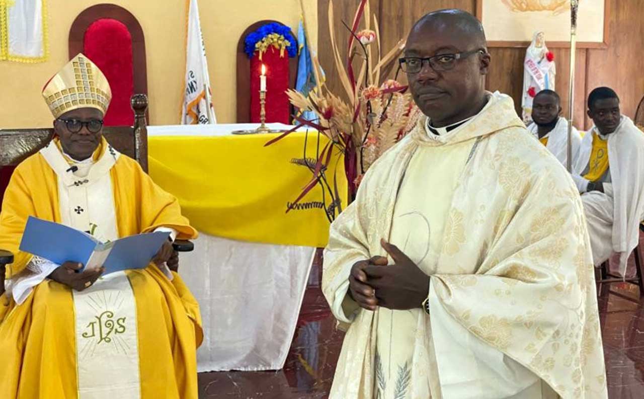 Rev.-Father-Bonifaci-Florkiah-Archbishop-Dr.-Gabriel-Blamo-Jubwe
