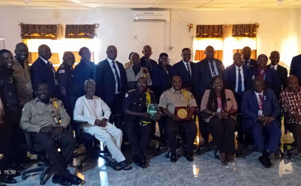 Visiting-Nigerian-Security-Students-In-Photo-With-LIS-Officials