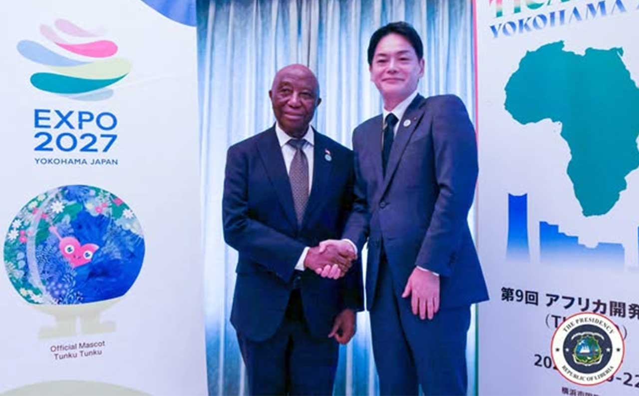 President-Joseph-Nyuma-Boakai,-Sr.,-with-Dr.-Takeharu-Yamanaka,-Mayor-of-Yokohama