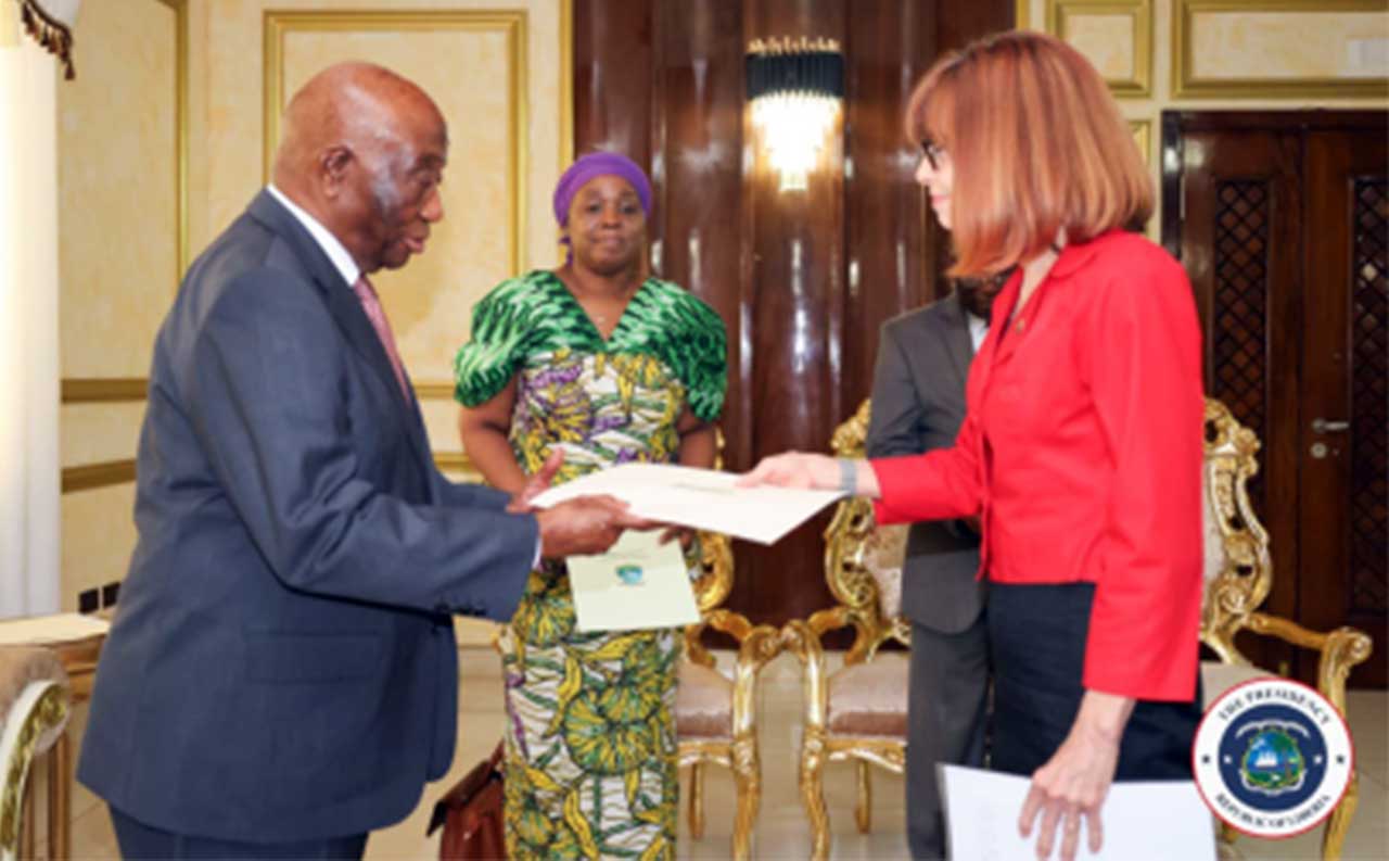Additional-Ambassadors-Present-Credentials