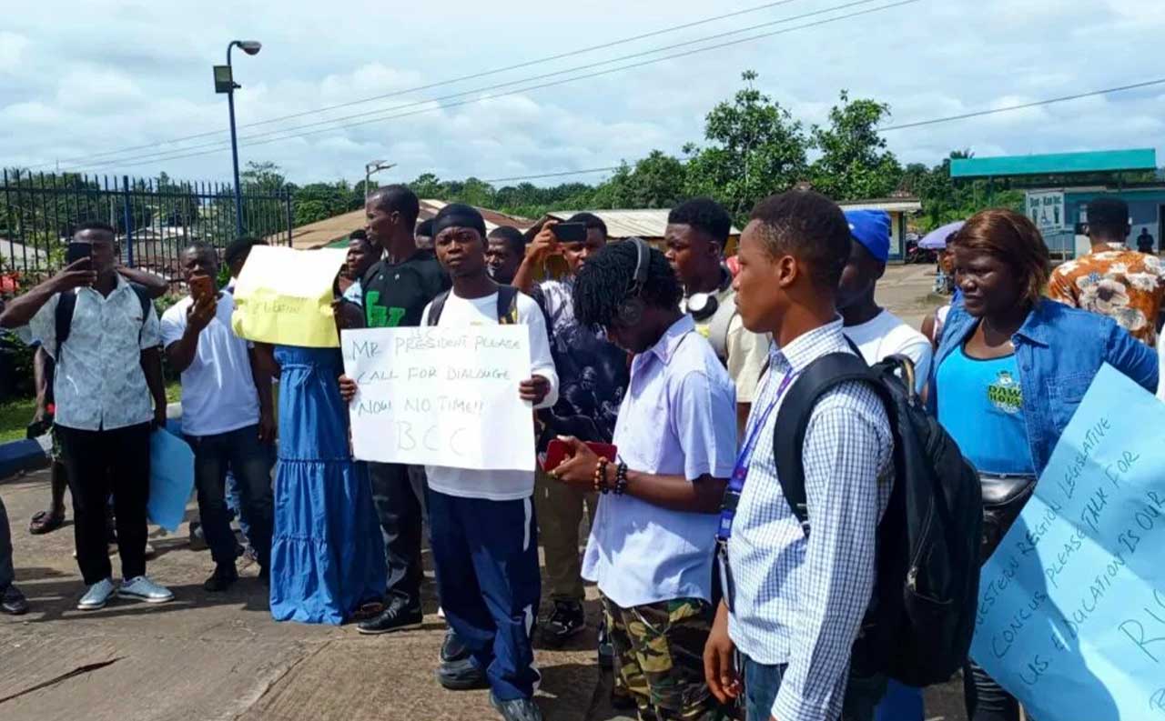 Aggrieved-Bomi-Community-College-Students-(Credit-LEN-News)