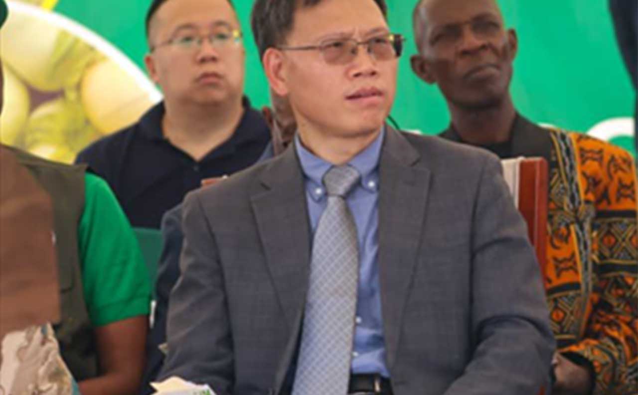 Chinese-Ambassador-to-Liberia-Yin-Chengwu-Transformer-of-Farmers-Work-Chinese-Envoy-On-Agriculture-Fair