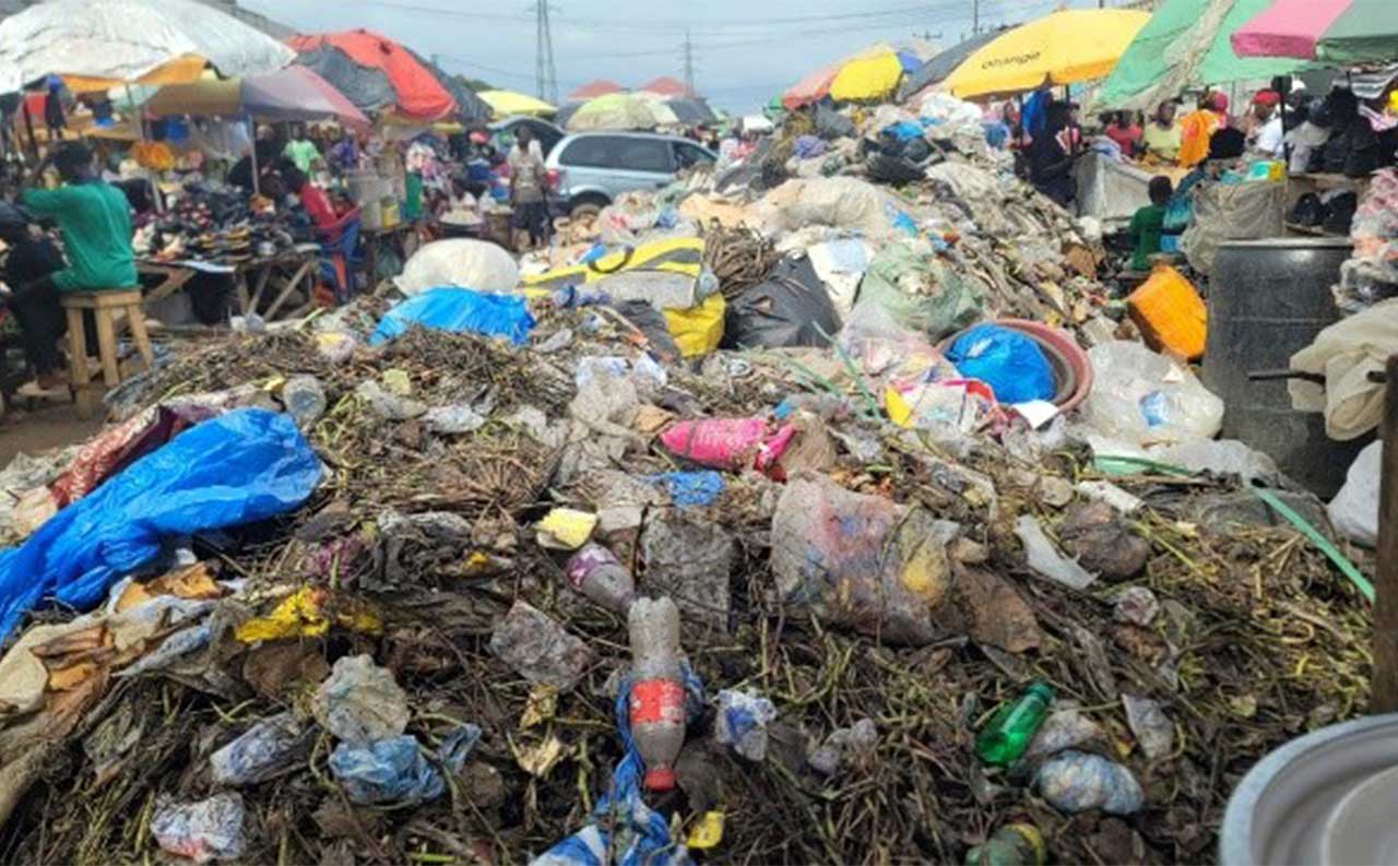 Dirty-Duala-Threatens-Lives-Residents-and-vendors-in-the-Duala-Market