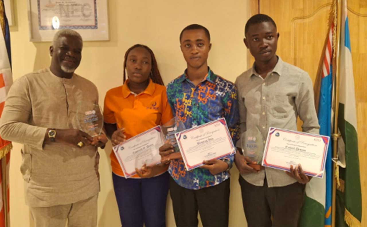 “Never-Stop-Learning”-Senator-Urges-Scholarship-Beneficiaries