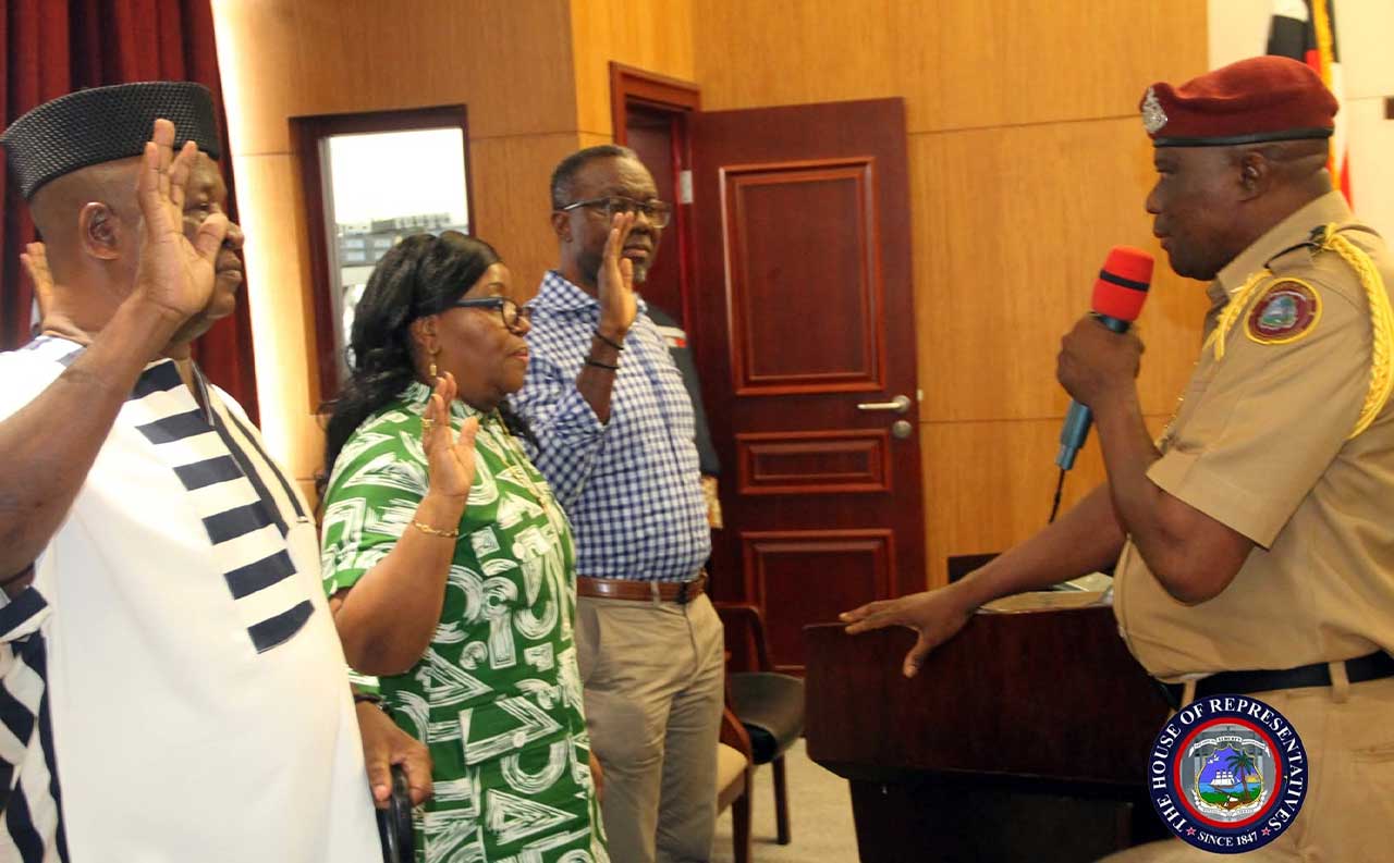 Minister-Francis-Nyumalin-and-Team-Swear-Oath-At-House-Appearance