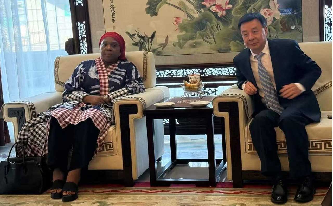 Chinese,-Liberian-Foreign-Ministers-Hold-Talks-Today